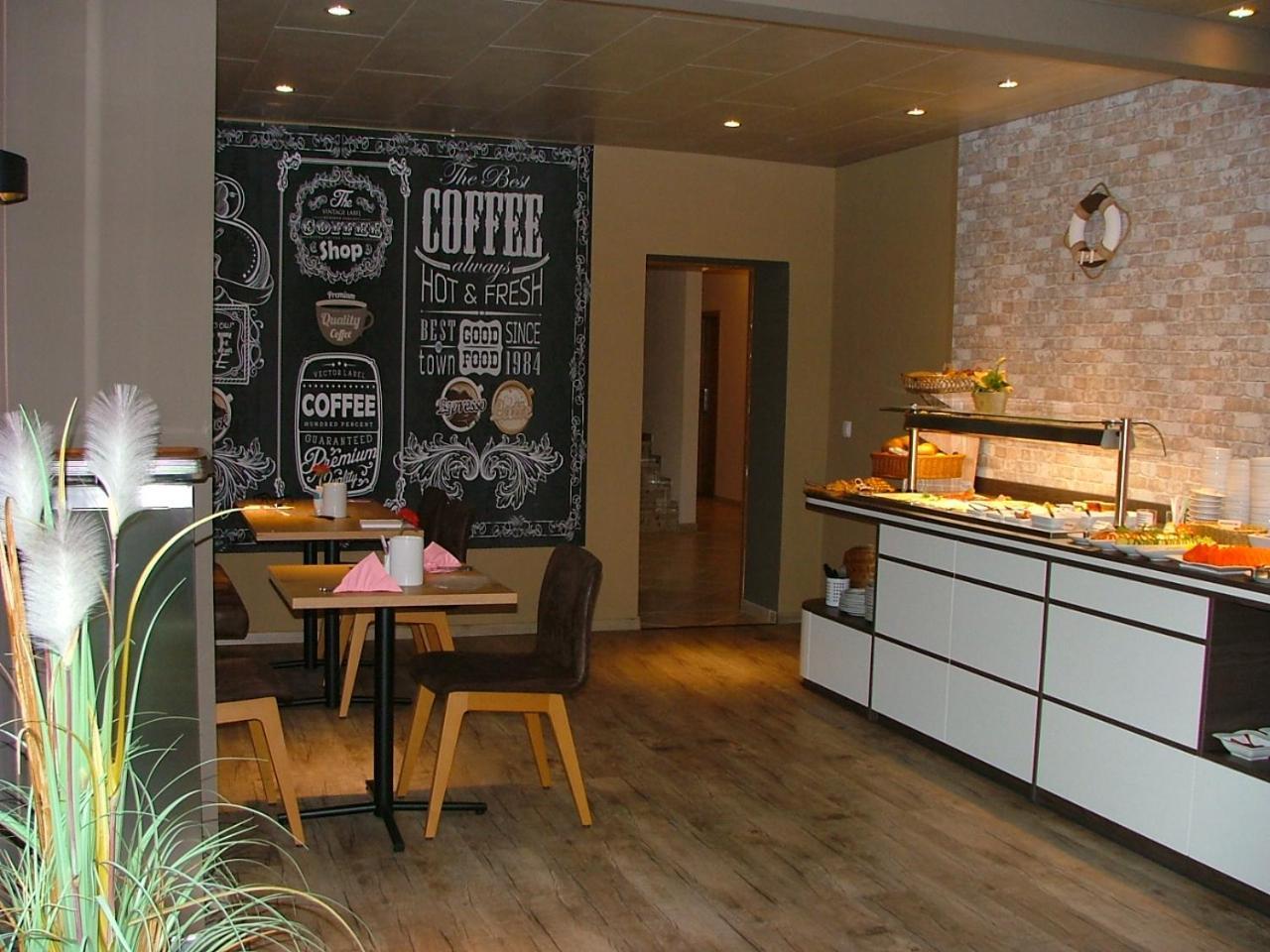 Hotel Thule คาโรลิเนนซีล ภายนอก รูปภาพ